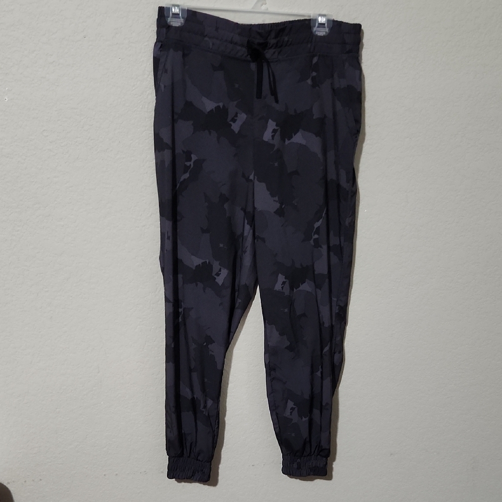 32 cool Jogger pants Womens Black gray  Camouflage Joggers size s